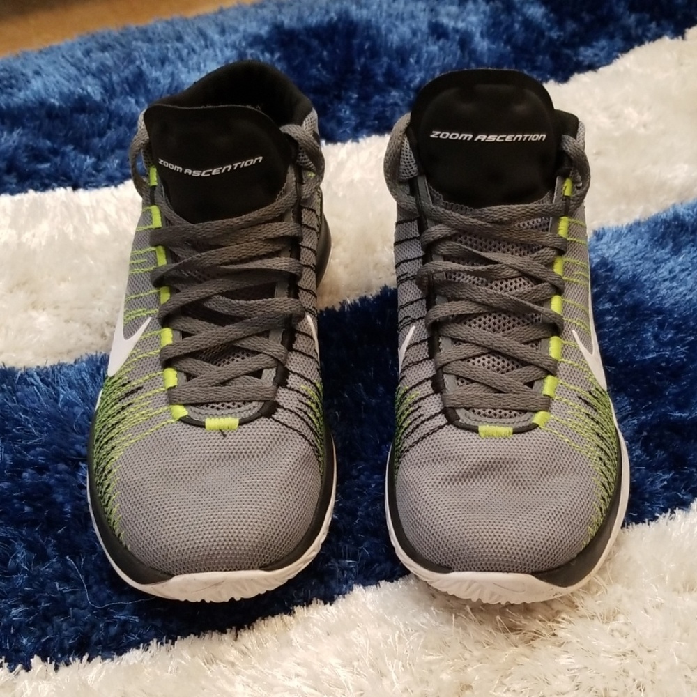 shoes - Picture 3 of 8